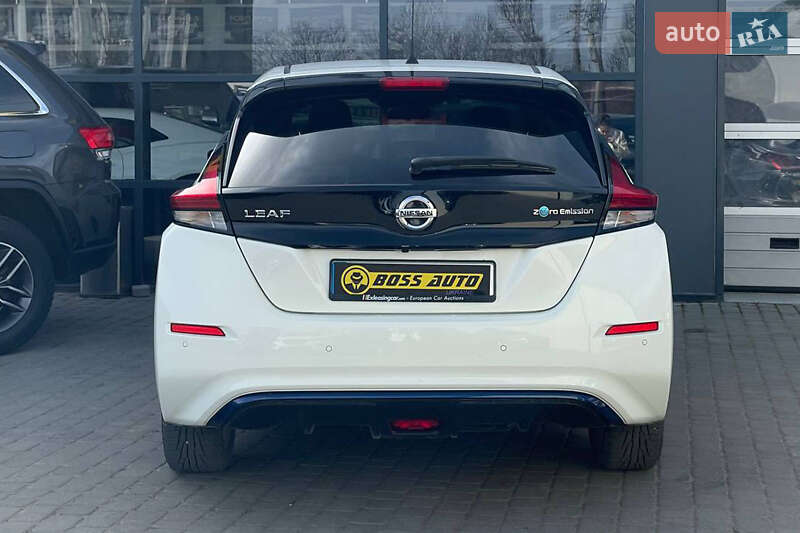 Хетчбек Nissan Leaf 2018 в Івано-Франківську