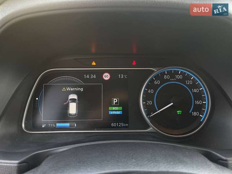 Хетчбек Nissan Leaf 2018 в Івано-Франківську