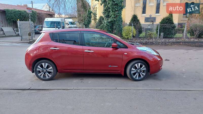 Хэтчбек Nissan Leaf 2016 в Фастове
