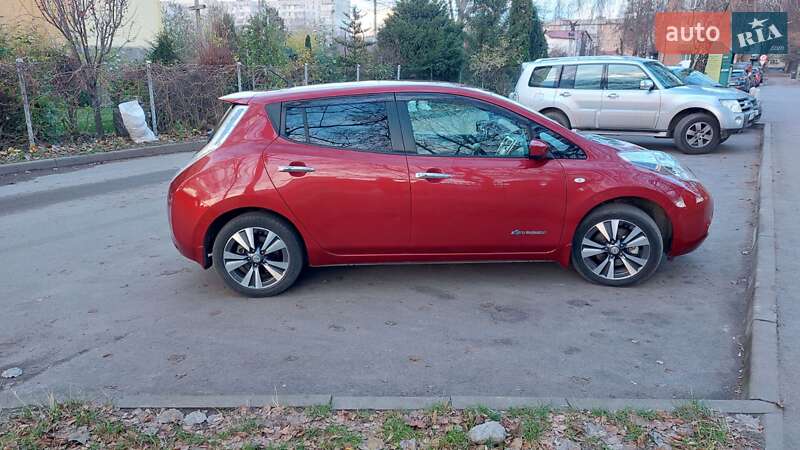 Хэтчбек Nissan Leaf 2016 в Фастове