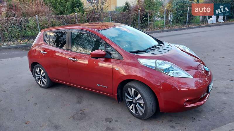 Хэтчбек Nissan Leaf 2016 в Фастове