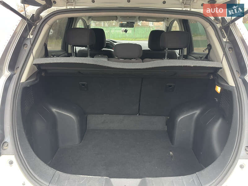 Хэтчбек Nissan Leaf 2016 в Бахмаче