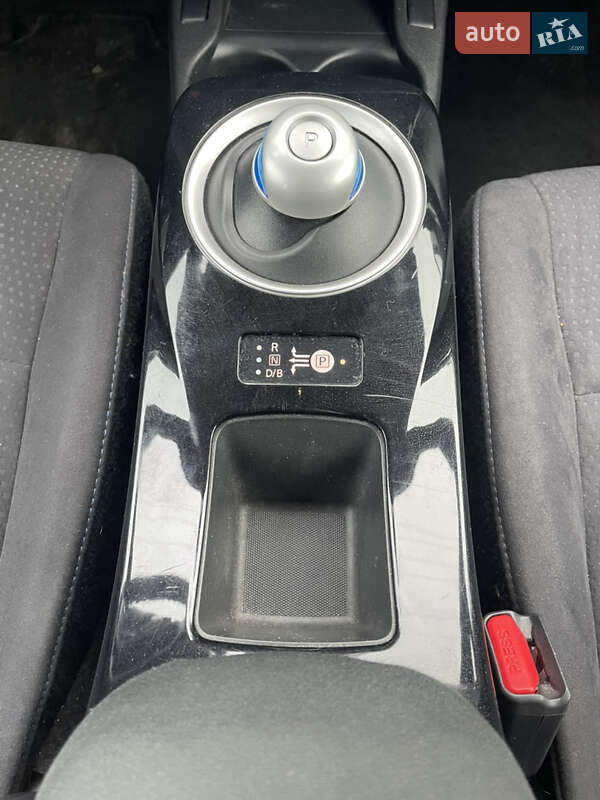 Хэтчбек Nissan Leaf 2016 в Бахмаче