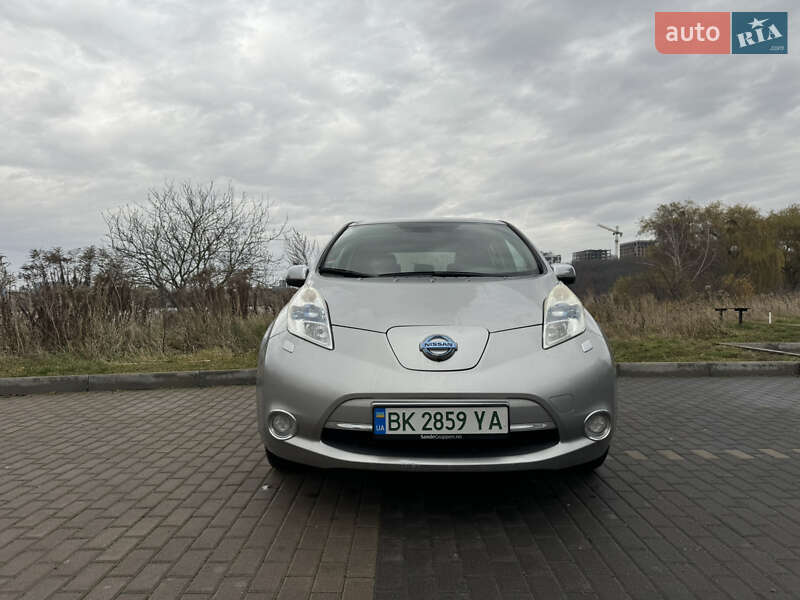 Хэтчбек Nissan Leaf 2014 в Ровно фото 2 Хэтчбек Nissan Leaf 2014 в Ровно