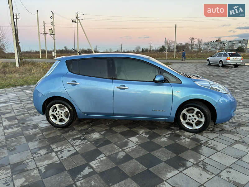 Хэтчбек Nissan Leaf 2011 в Черкассах фото 5 Хэтчбек Nissan Leaf 2011 в Черкассах