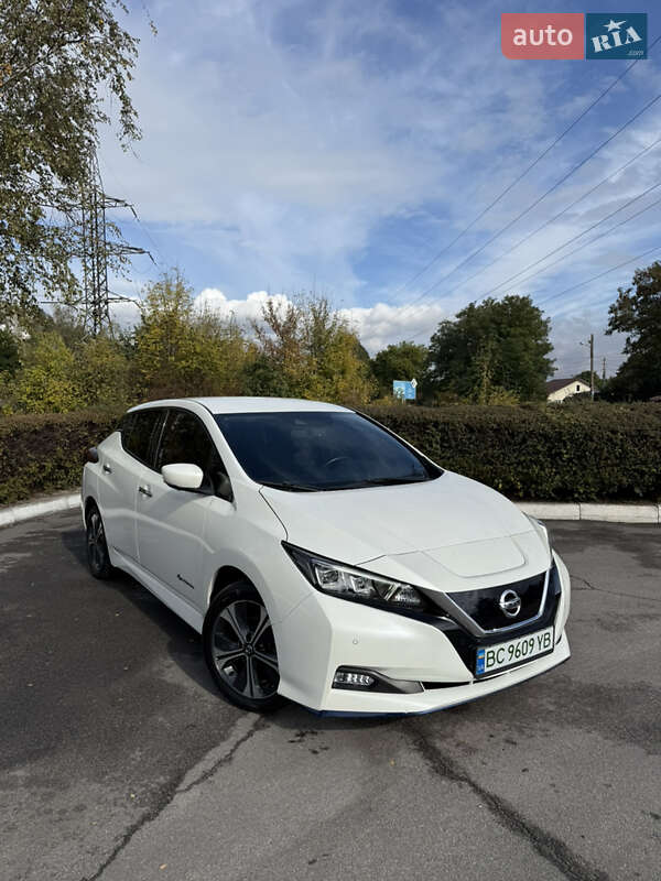 Хэтчбек Nissan Leaf 2019 в Каменском