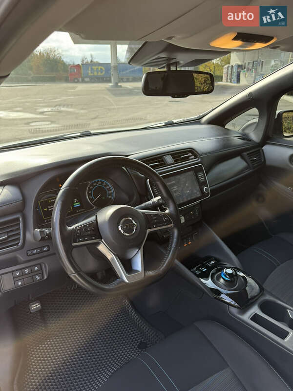 Хэтчбек Nissan Leaf 2019 в Каменском