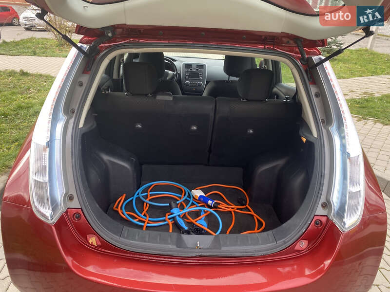 Хэтчбек Nissan Leaf 2014 в Черновцах