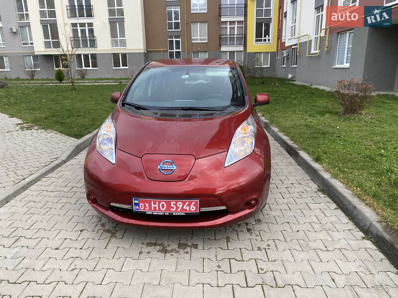 Хэтчбек Nissan Leaf 2014 в Черновцах