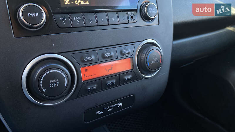 Хэтчбек Nissan Leaf 2014 в Луцке фото 45 Хэтчбек Nissan Leaf 2014 в Луцке