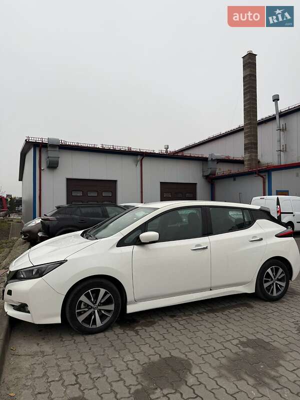 Хэтчбек Nissan Leaf 2019 в Первомайске