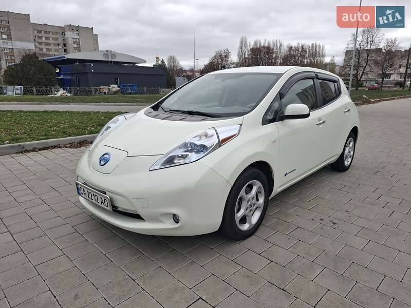 Хэтчбек Nissan Leaf 2012 в Черкассах