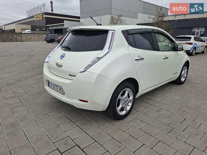 Хэтчбек Nissan Leaf 2012 в Черкассах