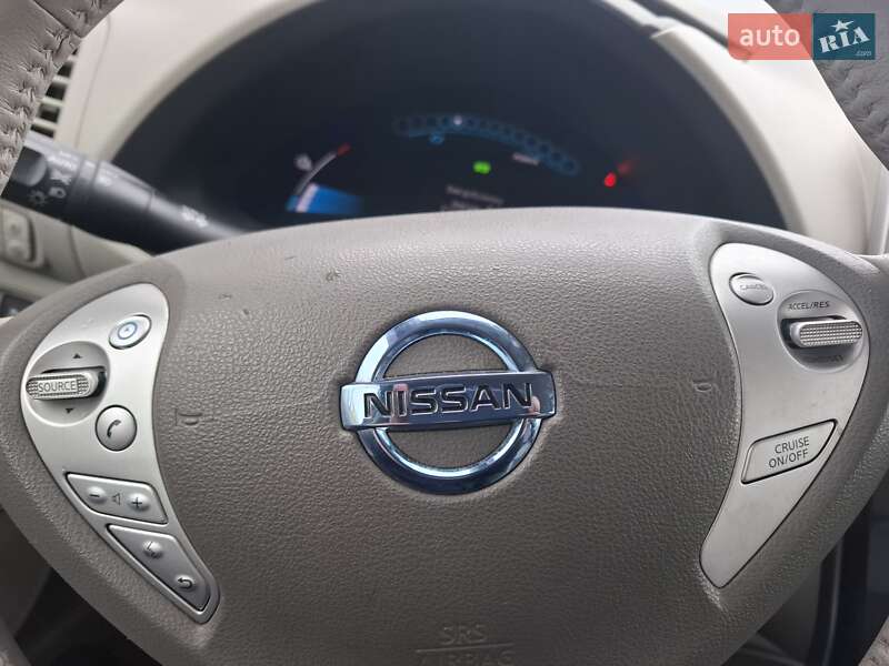 Хэтчбек Nissan Leaf 2012 в Черкассах