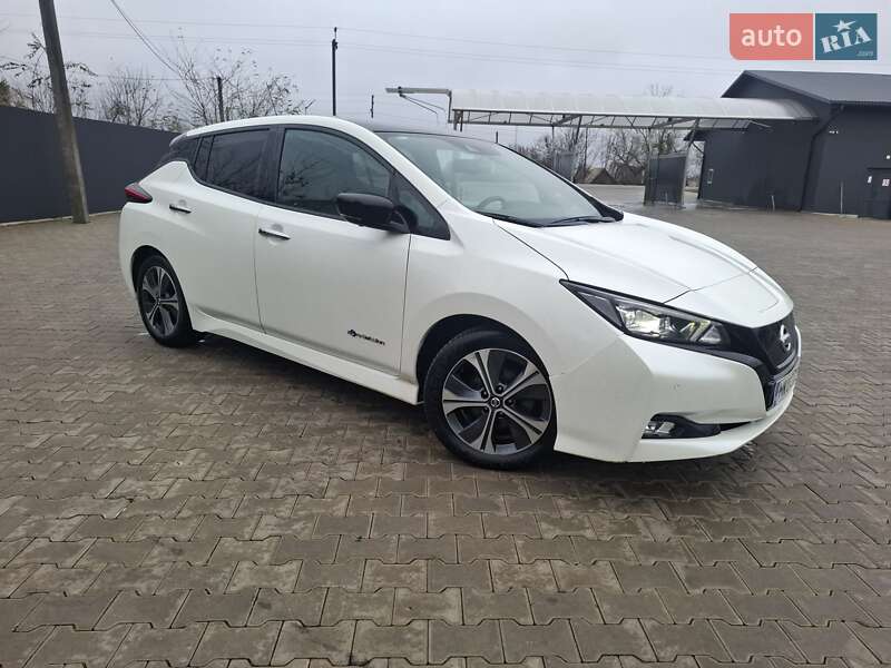 Хэтчбек Nissan Leaf 2018 в Хорошеве