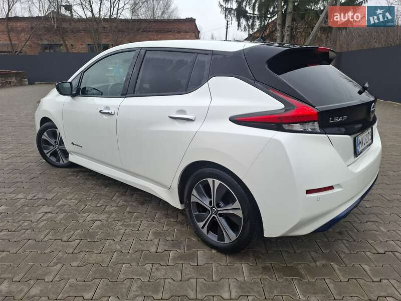 Хэтчбек Nissan Leaf 2018 в Хорошеве