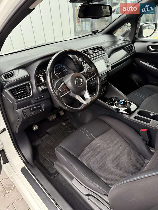 Хэтчбек Nissan Leaf 2018 в Владимире