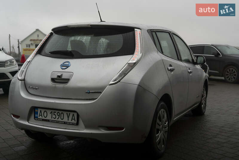 Хэтчбек Nissan Leaf 2015 в Ужгороде