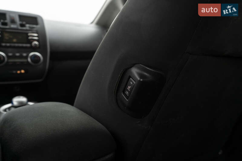 Хэтчбек Nissan Leaf 2015 в Ужгороде
