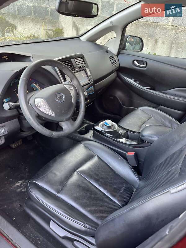 Хэтчбек Nissan Leaf 2015 в Львове