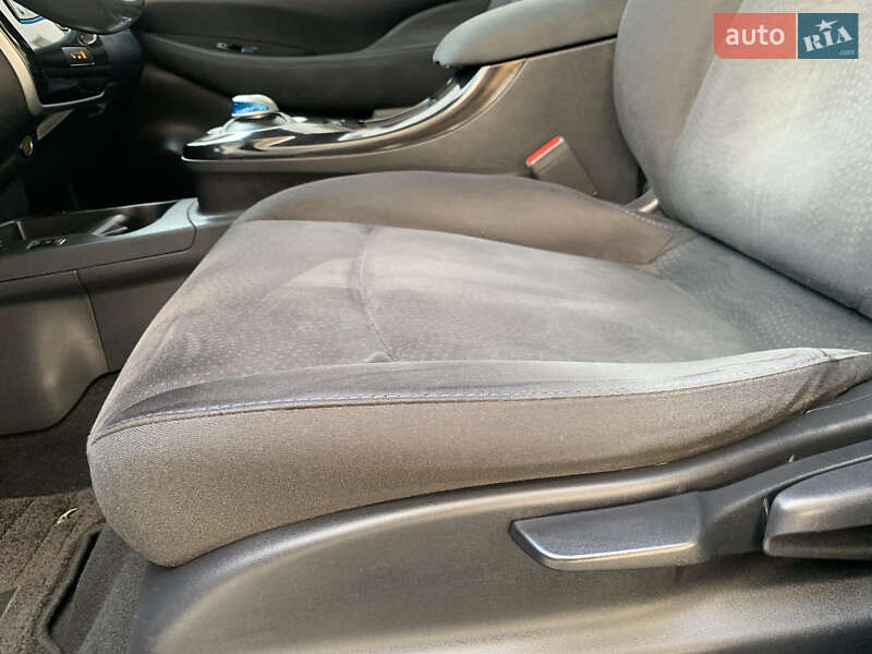 Хэтчбек Nissan Leaf 2015 в Богородчанах фото 12 Хэтчбек Nissan Leaf 2015 в Богородчанах