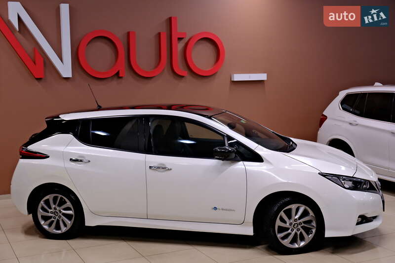 Хэтчбек Nissan Leaf 2017 в Одессе