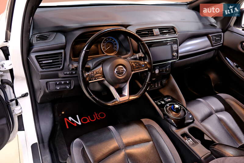 Хэтчбек Nissan Leaf 2017 в Одессе