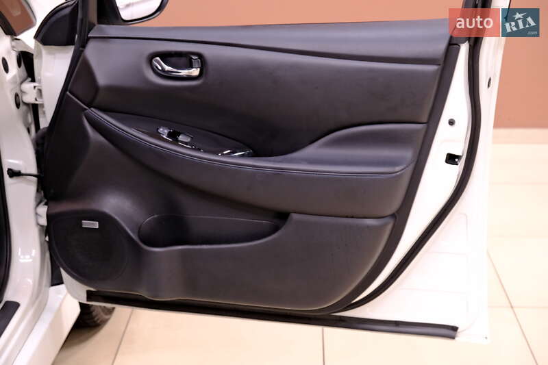 Хэтчбек Nissan Leaf 2017 в Одессе