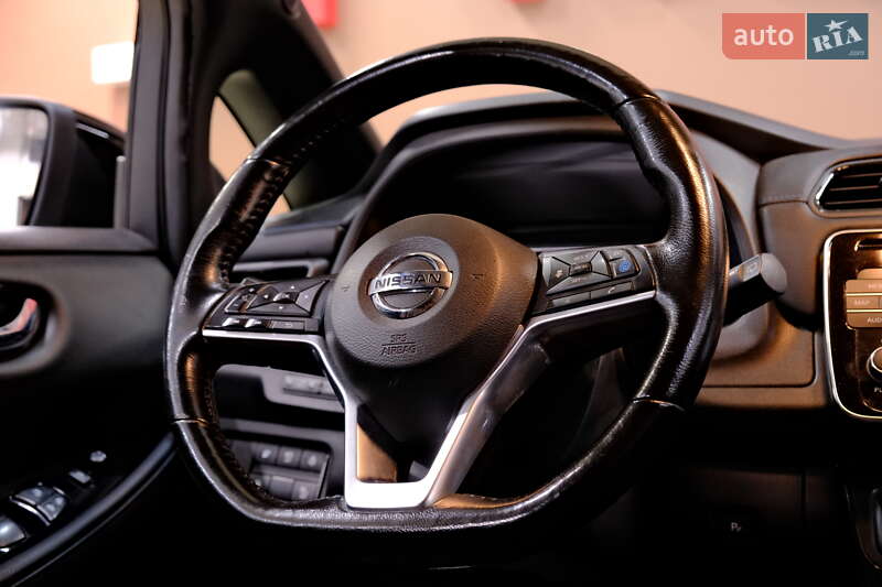 Хэтчбек Nissan Leaf 2017 в Одессе