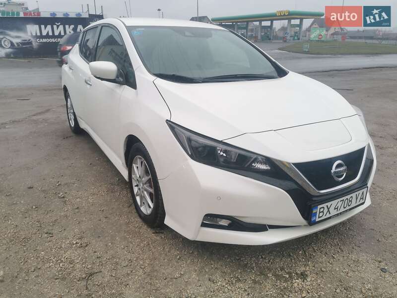 Хэтчбек Nissan Leaf 2017 в Каменец-Подольском