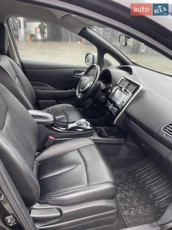 Хэтчбек Nissan Leaf 2013 в Киеве
