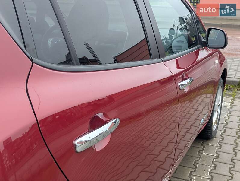 Хэтчбек Nissan Leaf 2014 в Дрогобыче