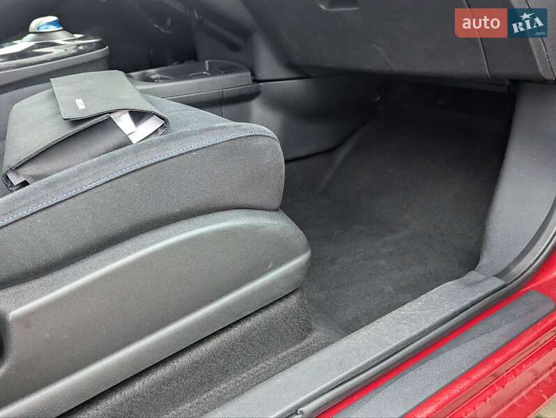 Хэтчбек Nissan Leaf 2014 в Дрогобыче