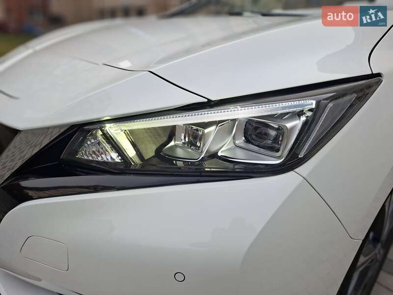 Хэтчбек Nissan Leaf 2020 в Черновцах