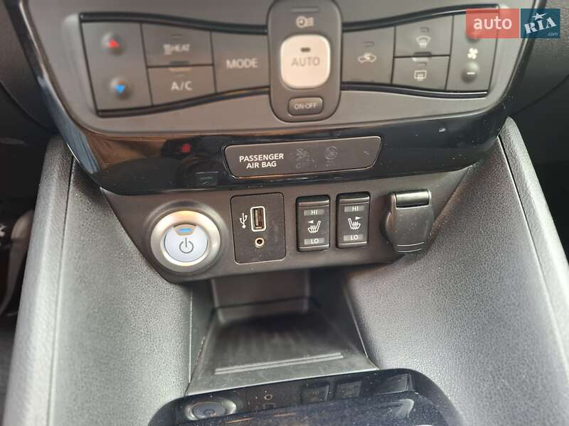 Хэтчбек Nissan Leaf 2020 в Черновцах
