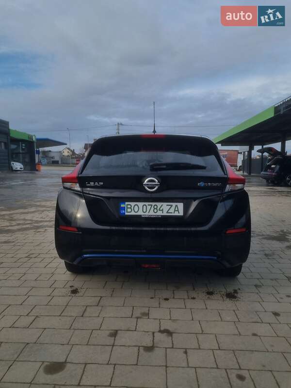 Хэтчбек Nissan Leaf 2018 в Каменец-Подольском