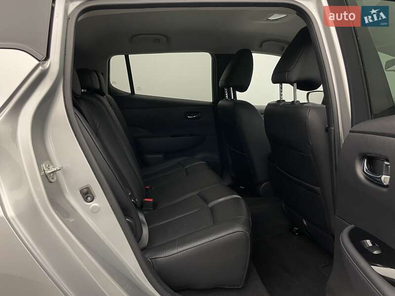 Хэтчбек Nissan Leaf 2018 в Киеве