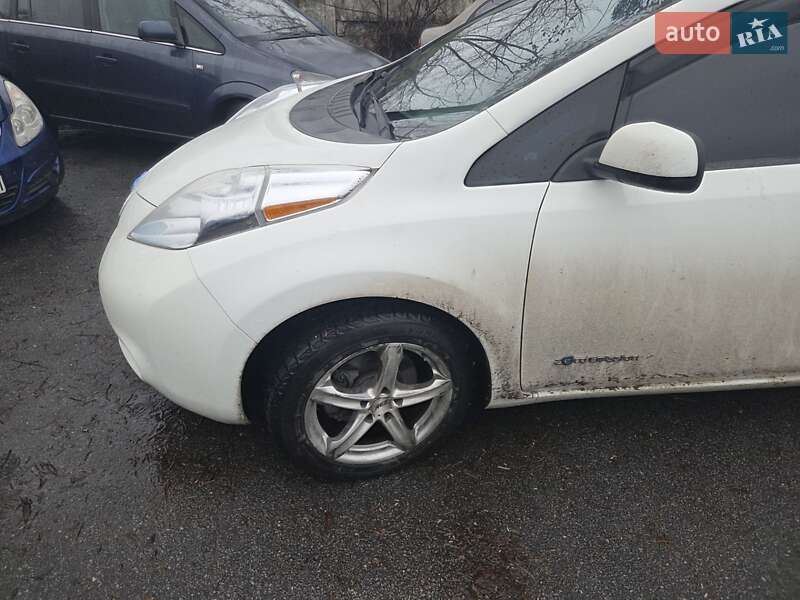 Хэтчбек Nissan Leaf 2015 в Житомире фото 3 Хэтчбек Nissan Leaf 2015 в Житомире