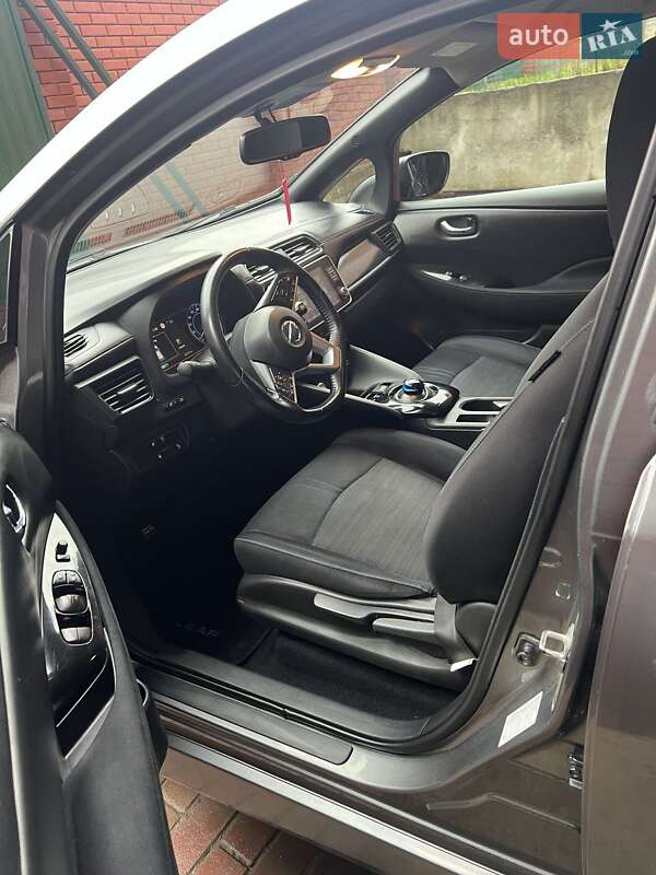 Хэтчбек Nissan Leaf 2019 в Черновцах