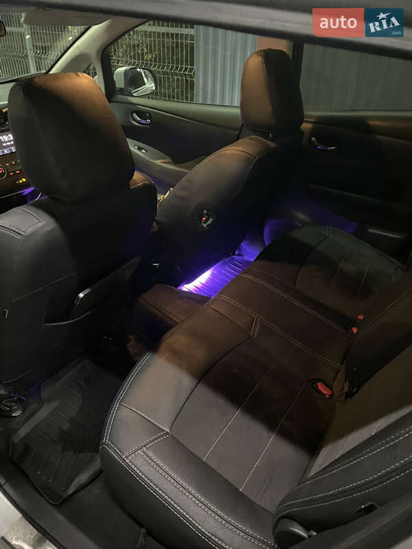 Хэтчбек Nissan Leaf 2014 в Ужгороде