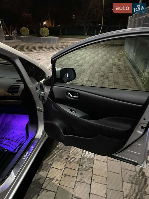 Хэтчбек Nissan Leaf 2014 в Ужгороде