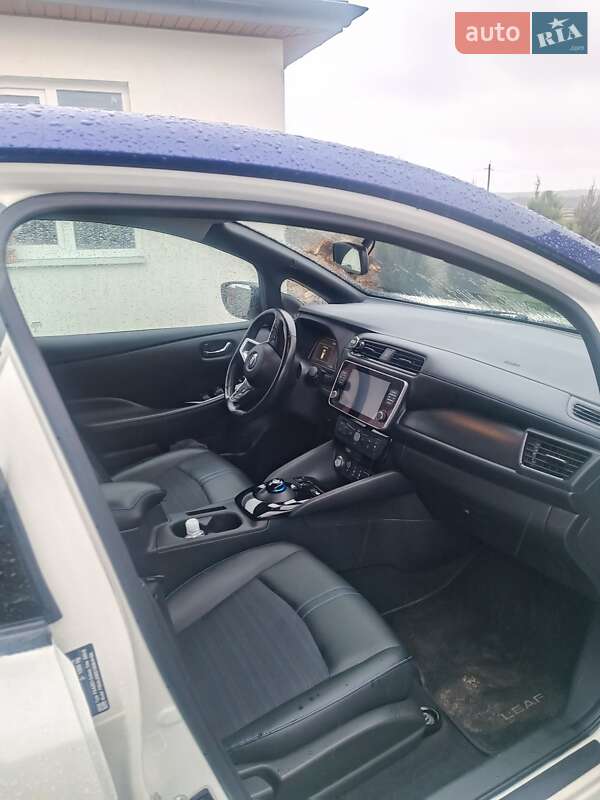 Хетчбек Nissan Leaf 2019 в Дніпрі