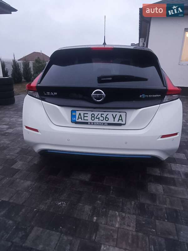 Хетчбек Nissan Leaf 2019 в Дніпрі