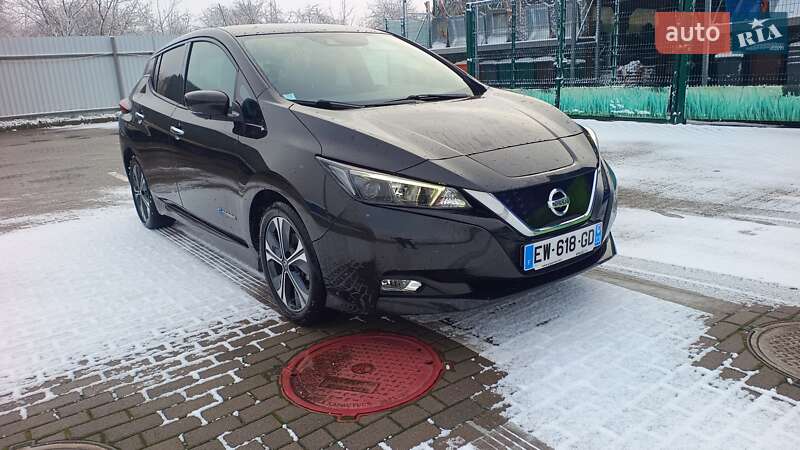 Хэтчбек Nissan Leaf 2018 в Дубно