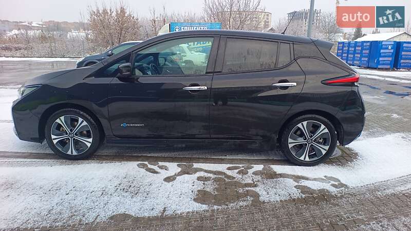 Хэтчбек Nissan Leaf 2018 в Дубно