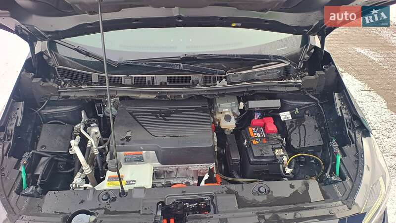 Хэтчбек Nissan Leaf 2018 в Дубно