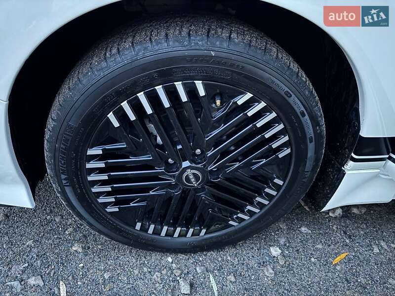 Хетчбек Nissan Leaf 2023 в Дніпрі