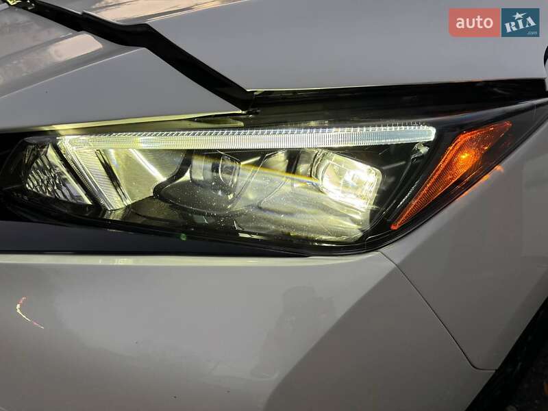 Хетчбек Nissan Leaf 2023 в Дніпрі