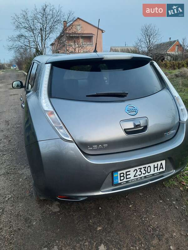 Хэтчбек Nissan Leaf 2016 в Николаеве