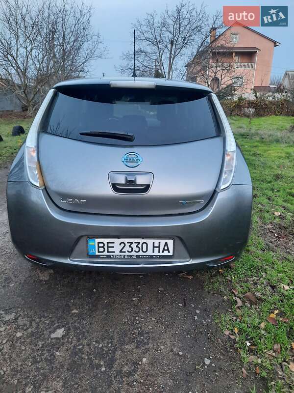 Хэтчбек Nissan Leaf 2016 в Николаеве